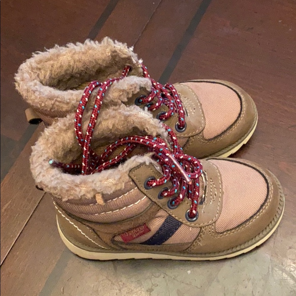 EUC Osh Kosh Toddler size 7 boots